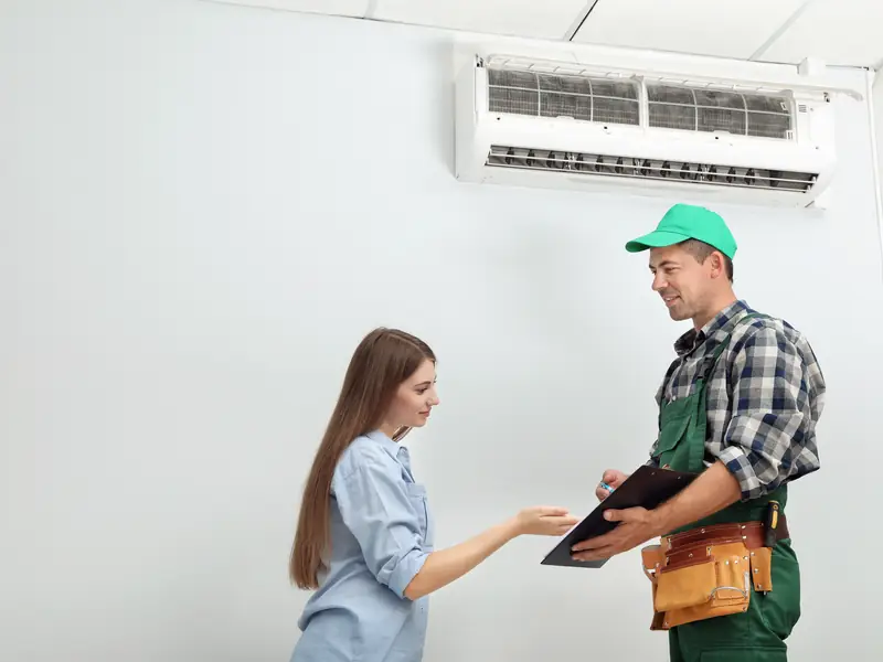 Compte rendu d'entretien de climatisation remis à la cliente à la fin de la visite