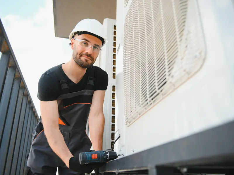 Réparation d'une unité de climatisation à Saint-Raphaël